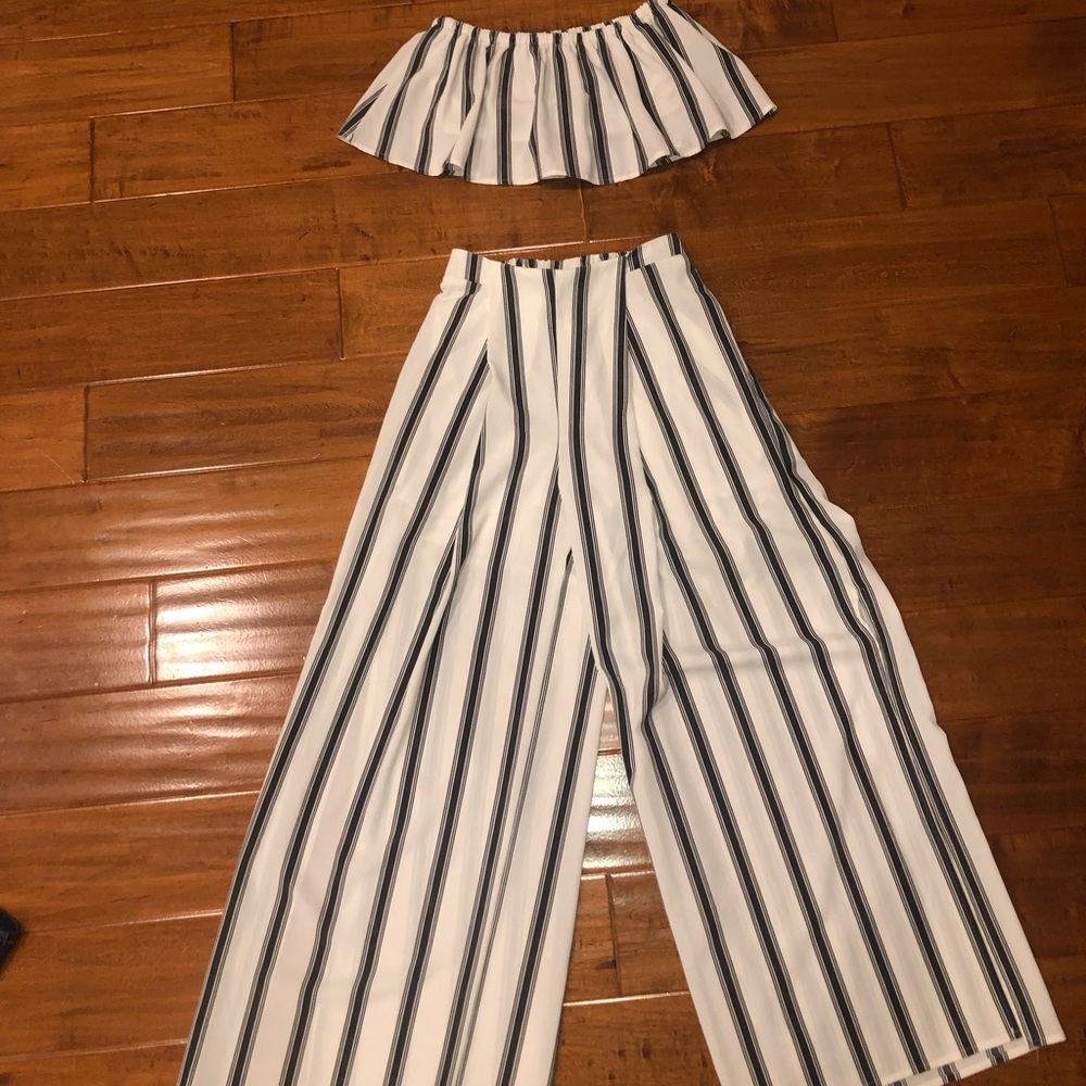 Two piece stripe set